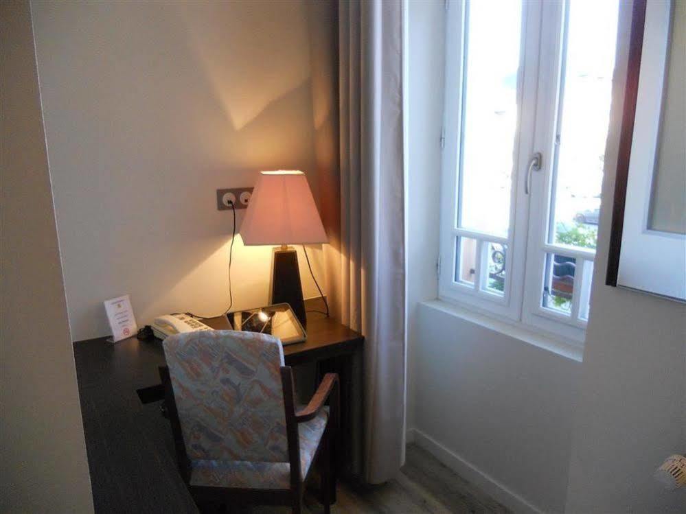 Hotel De Bretagne Dol Centre Ville - Hotel Et Restaurant 돌드브레테인 외부 사진